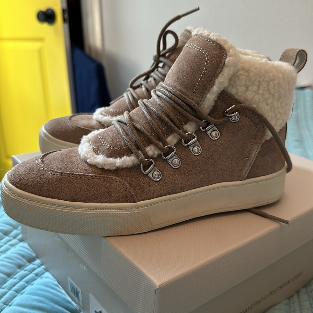 Marc Fisher Misana sneaker